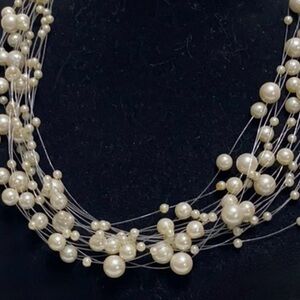 NWOT floating pearls choker necklace, 16"